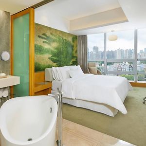 Deluxe King Room Guest room 1 King